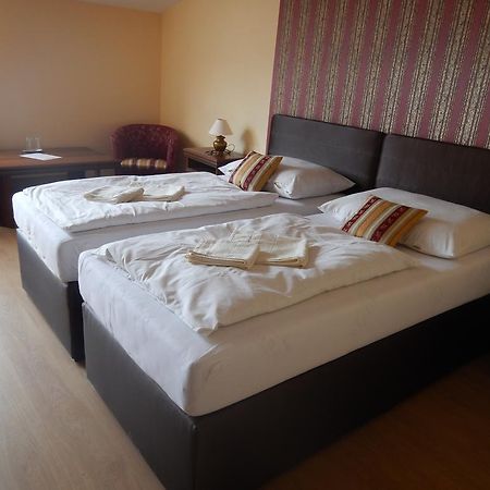 Konsky Dvor Hotel Brzotin Ruang foto