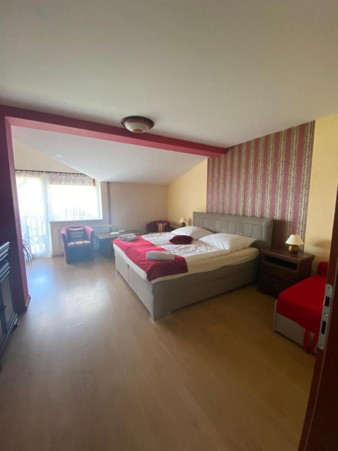 Konsky Dvor Hotel Brzotin Bagian luar foto