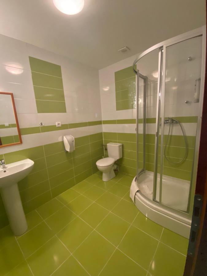 Konsky Dvor Hotel Brzotin Bagian luar foto