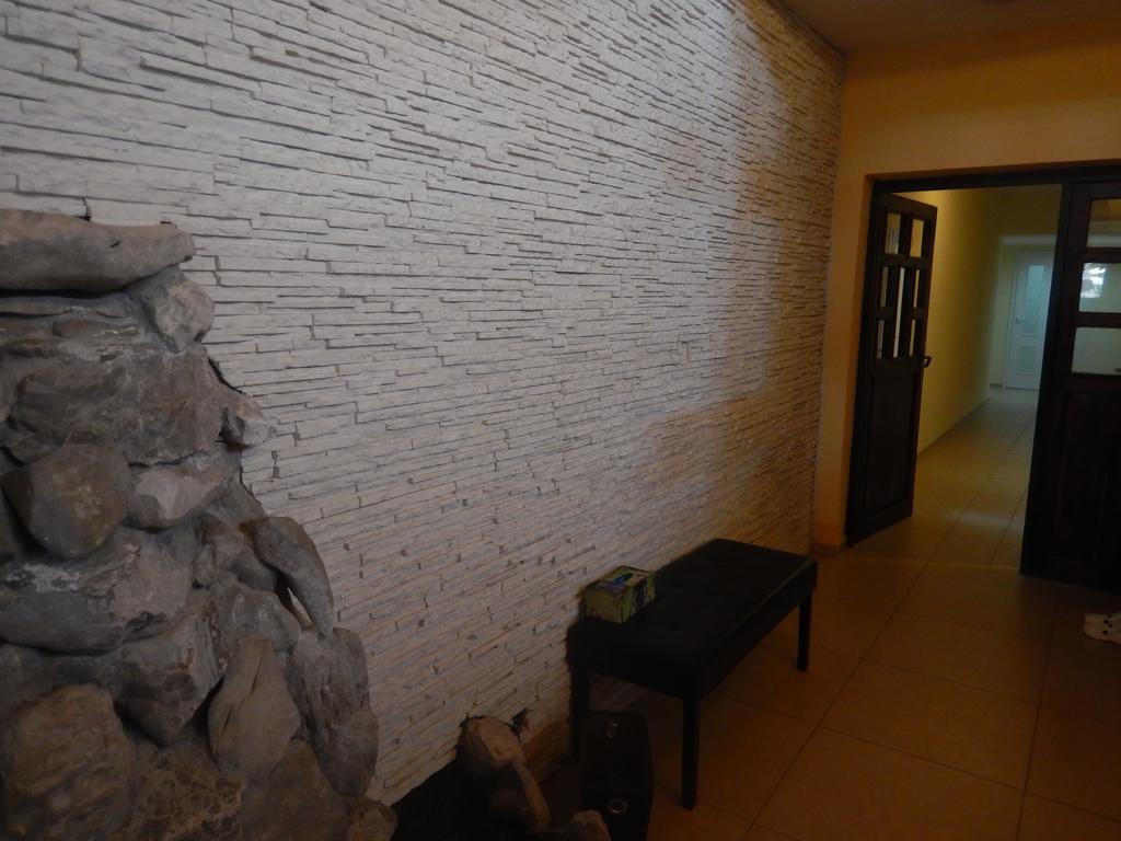 Konsky Dvor Hotel Brzotin Bagian luar foto